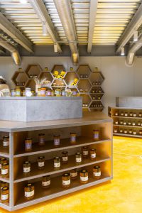 servicii de design interior pentru spatiu comercial